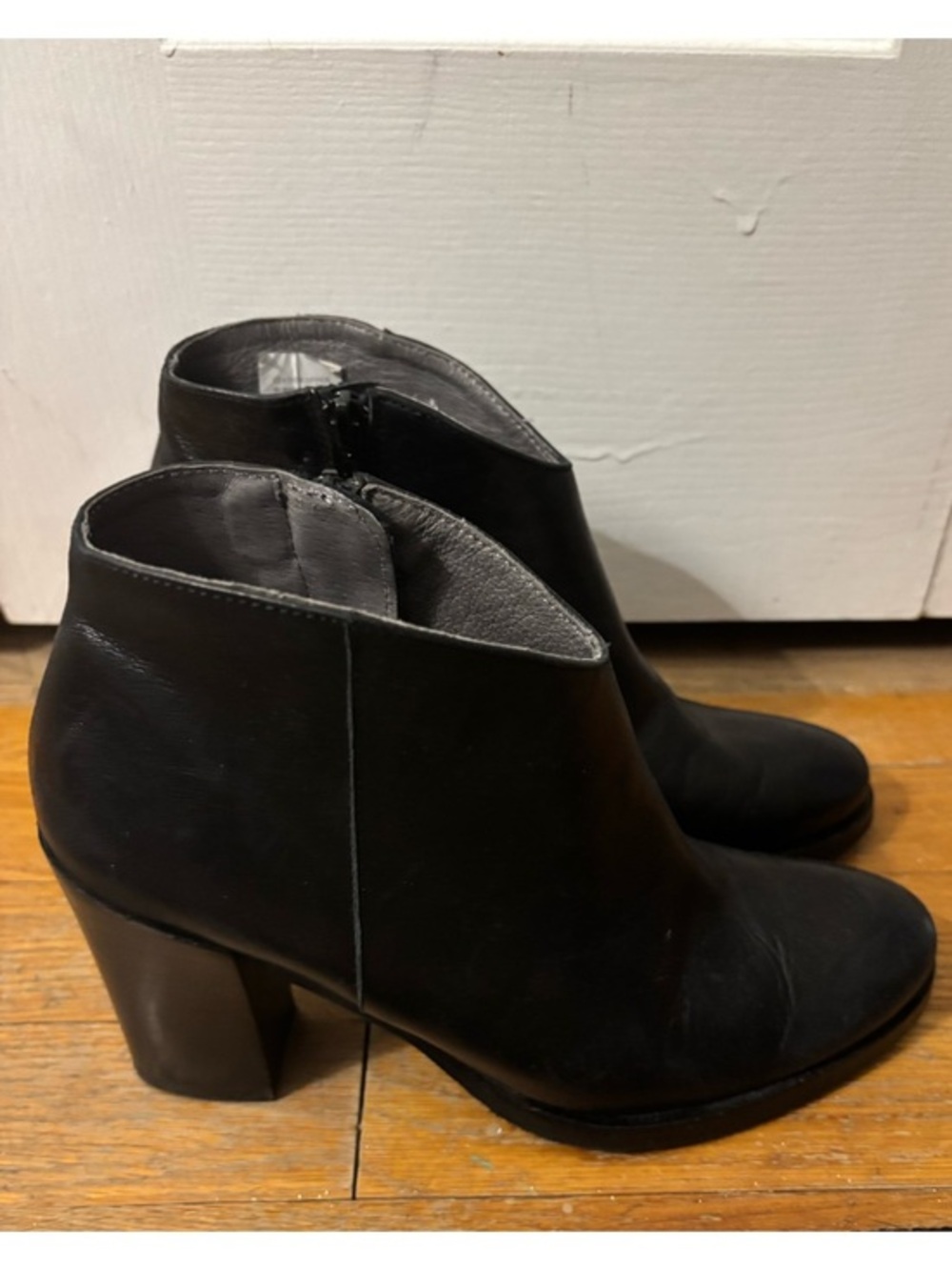 Kanna Made in Spain Black Leather Ankle Booties with Block Heel size 37 size 7